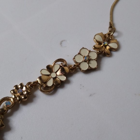 Y Shaped White Flower Metal Necklace 16 Inches - Picture 8 of 15